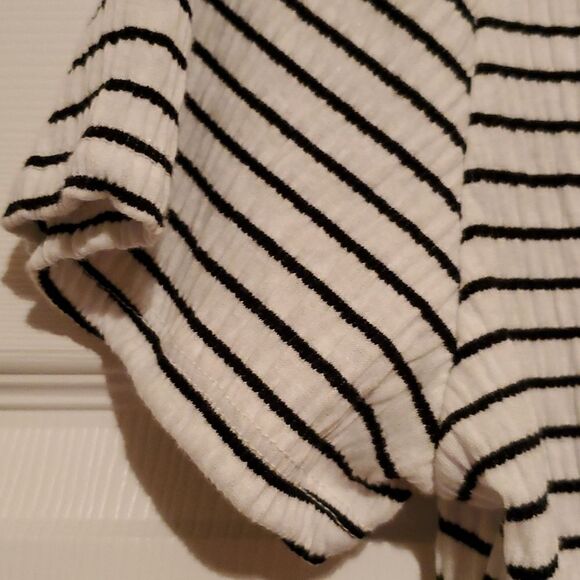 NWT Ambiance Juinor Plus Striped Cropped Blouse Size 2X - Picture 2 of 7
